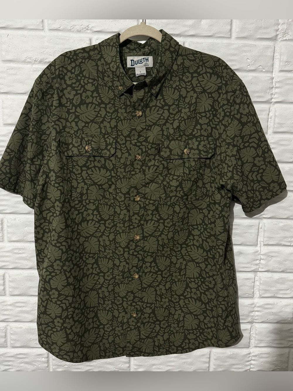 Duluth Trading Relaxed Fit Button Down Shirt Men’s Large Green Leaf Short Sleeve